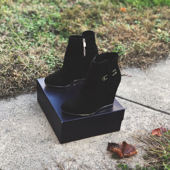 Le Silla Italian Suede Luxury Ankle Wedge Boots - Picture 5 of 9